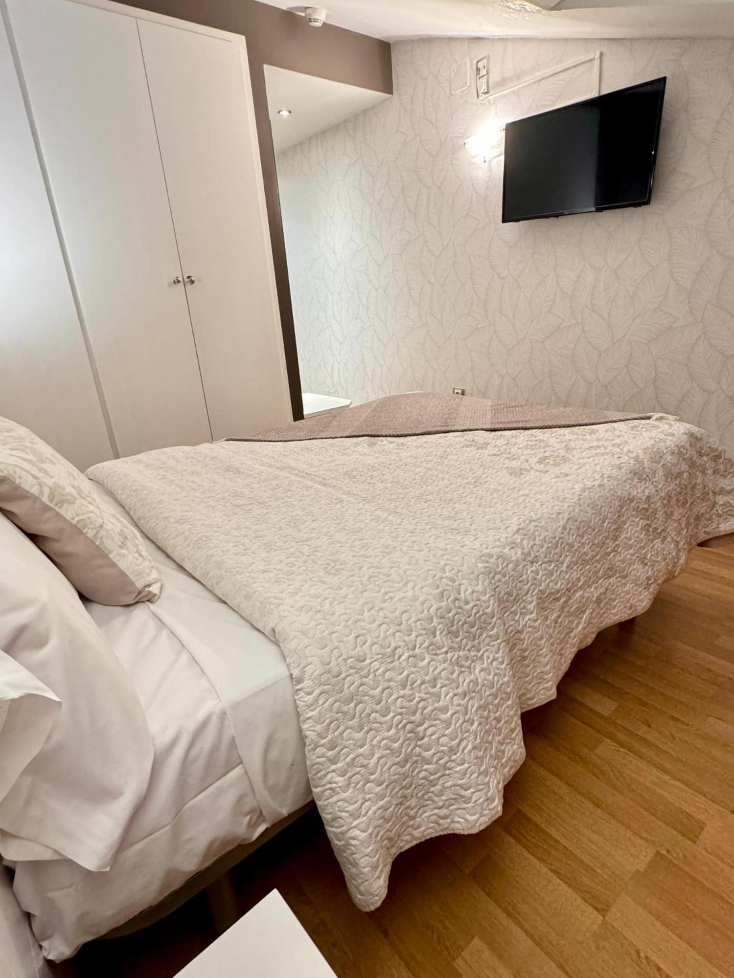 Hotel El Acebo Χάκα Εξωτερικό φωτογραφία
