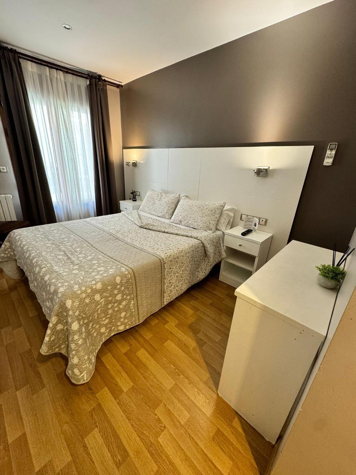 Hotel El Acebo Χάκα Εξωτερικό φωτογραφία