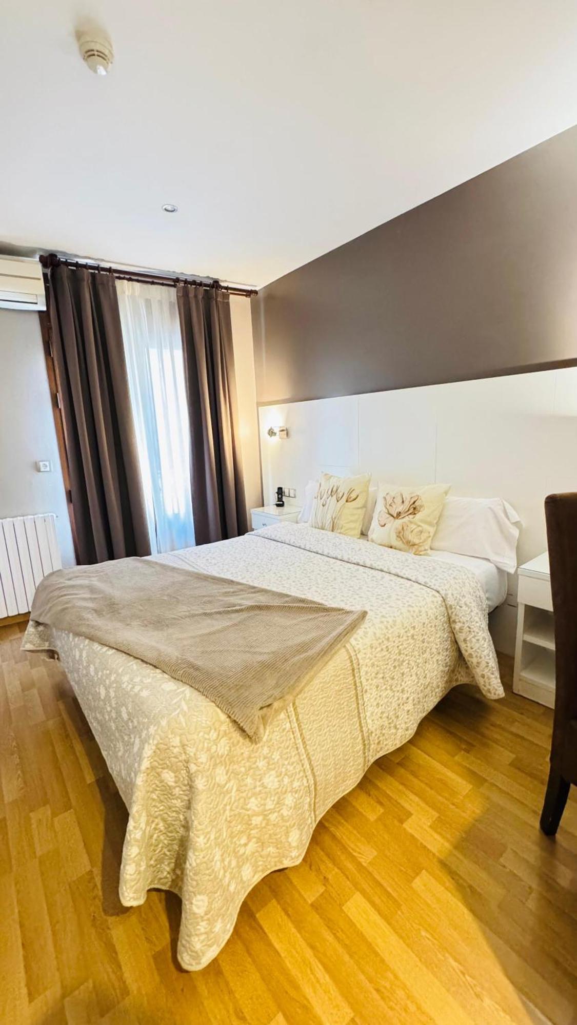 Hotel El Acebo Χάκα Εξωτερικό φωτογραφία