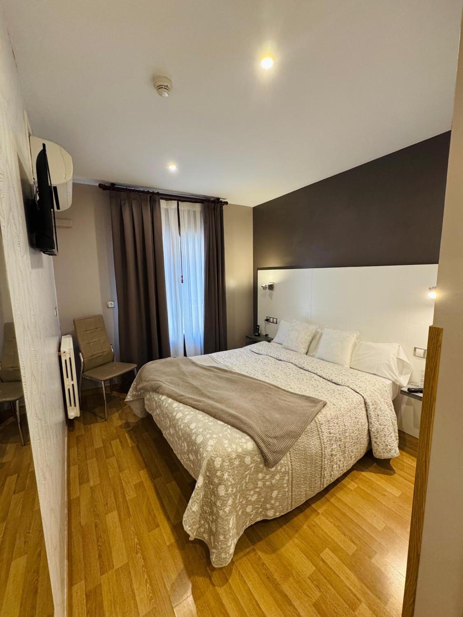 Hotel El Acebo Χάκα Εξωτερικό φωτογραφία